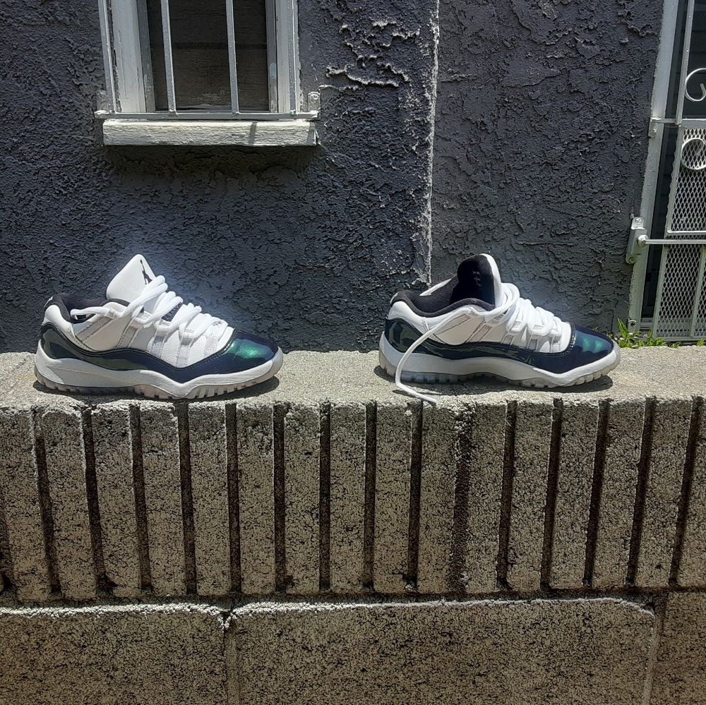 Air Jordan 11 white & Emerald Green